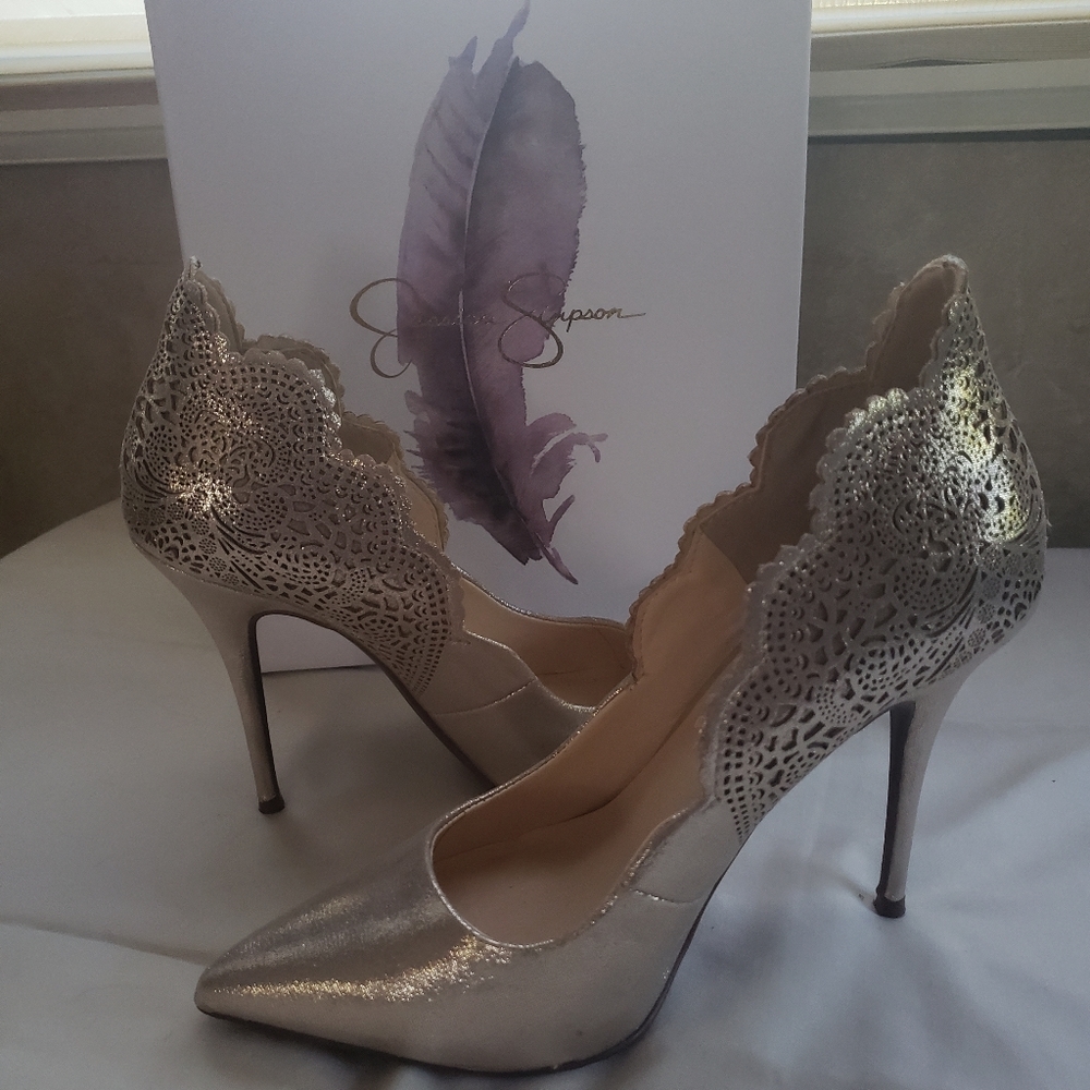 JESSICA SIMPSON PUMPS